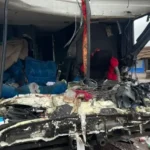 Fatal choque entre micro y camión en Santa Fe dejó tres muertos y 17 heridos