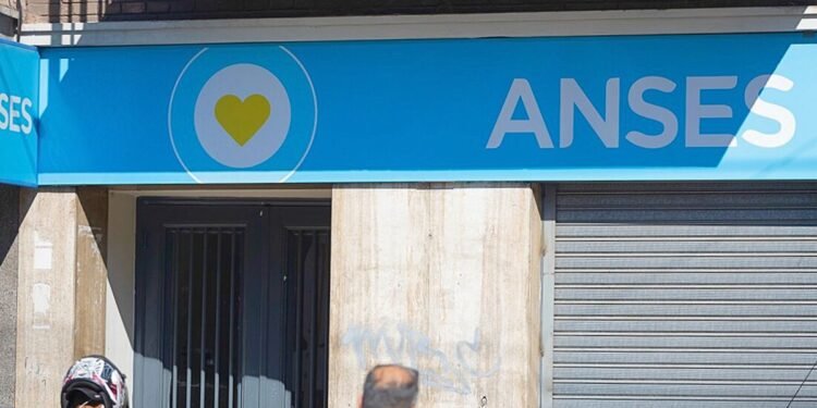 Se confirmó el aumento de haberes: ¿Cuánto cobrarán los jubilados en agosto?