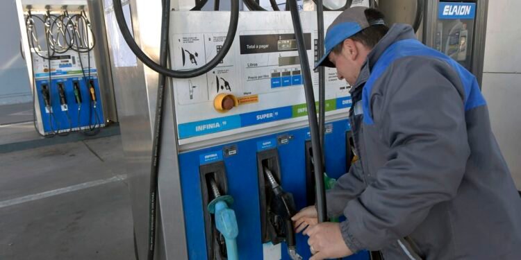 Aumento parcial en impuestos a combustibles impacta precios nacionales