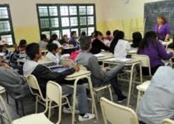 El nuevo régimen académico de secundaria busca mejorar la enseñanza en Buenos Aires