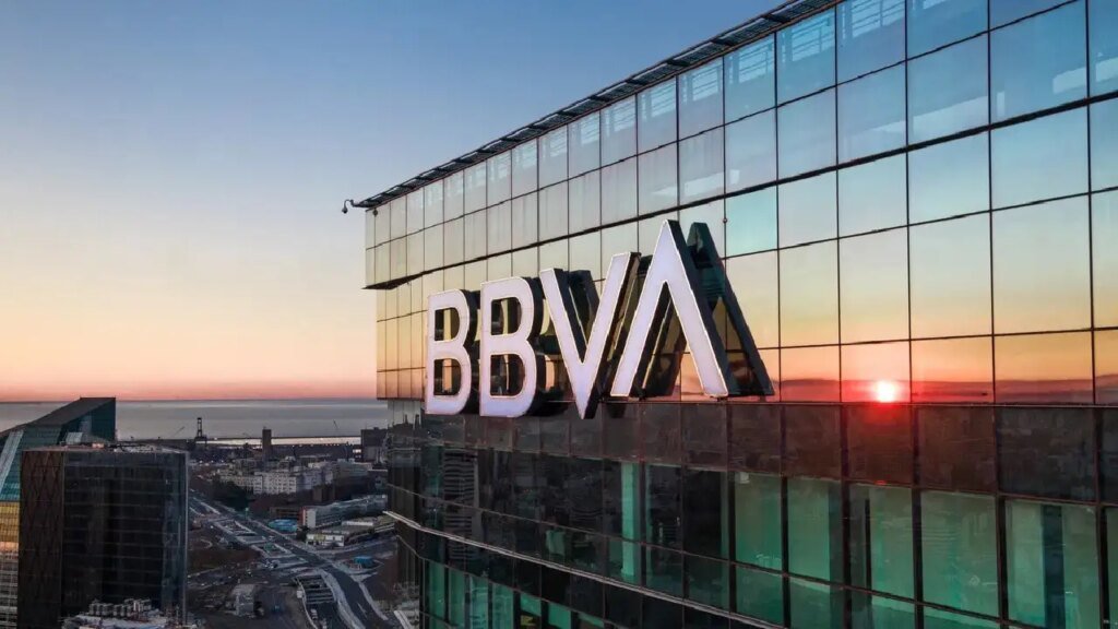 BBVA elimina comisiones para cobros del exterior hasta 5.000 dólares