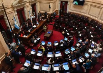 Senado aprueba aumento de jubilaciones en medio de tensión política
