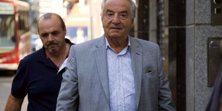 La Justicia suspende el decreto que limita fondos para capacitar empleados de comercio