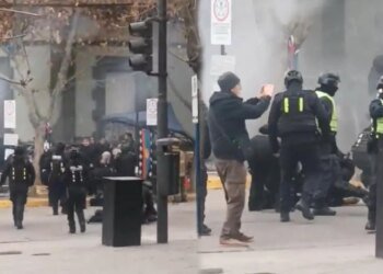 Tensión en Neuquén por desalojo de protestas mapuches frente a Gobierno