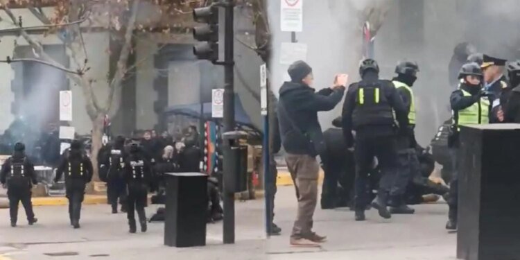 Tensión en Neuquén por desalojo de protestas mapuches frente a Gobierno