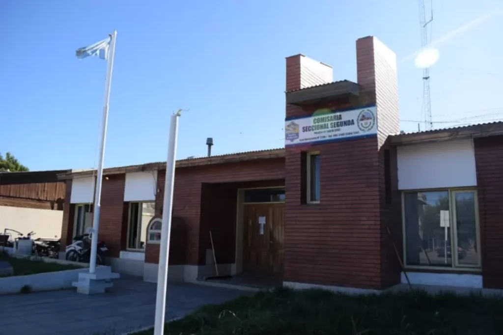 Mujer en Santa Cruz pierde casi 7 millones en estafa por redes sociales