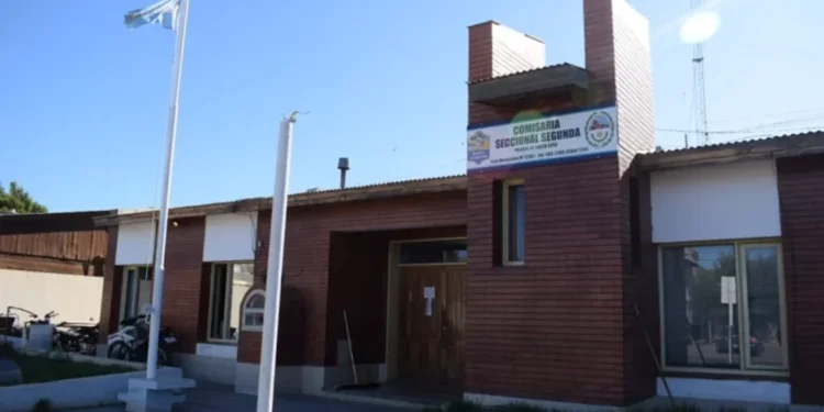 Mujer en Santa Cruz pierde casi 7 millones en estafa por redes sociales