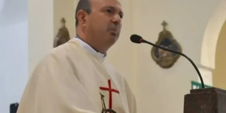 Sacerdote condenado a tres años de prisión por abuso en campamento scout