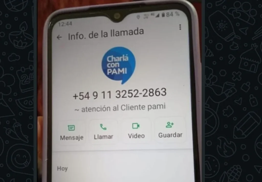 Alertan sobre estafas por WhatsApp que engañan a adultos mayores