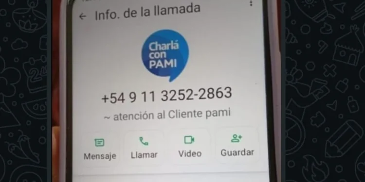 Alertan sobre estafas por WhatsApp que engañan a adultos mayores