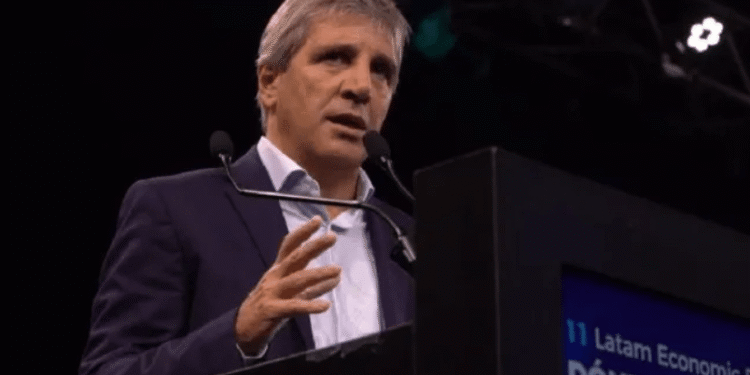 El Gobierno refuerza medidas para frenar la presión del dólar e inflación