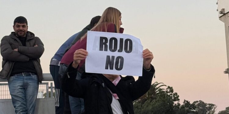 Estudiantes descarta el fichaje de Marcos Rojo en este mercado de pases