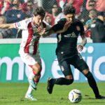 Estudiantes inicia el Clausura con derrota y se hunde en la crisis
