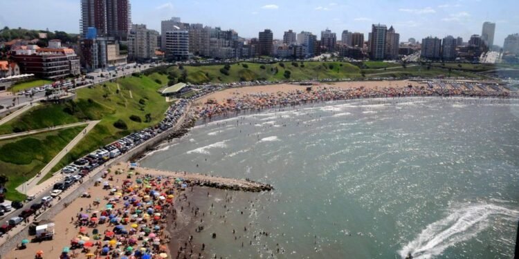 El gobierno bonaerense promueve el turismo social con "Conociendo el Mar"