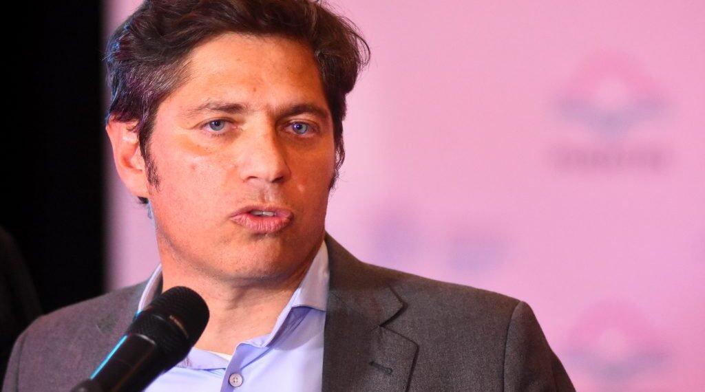 Kicillof critica a Milei y llama a unir al peronismo en la provincia
