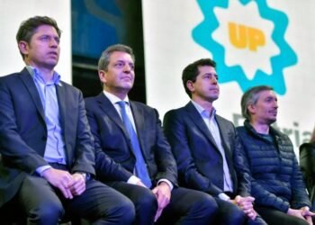 Peronismo bonaerense firma acuerdo electoral “Fuerza Patria” ante LLA y PRO