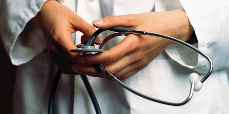 Homenaje al médico rural Esteban Laureano Maradona en su natalicio