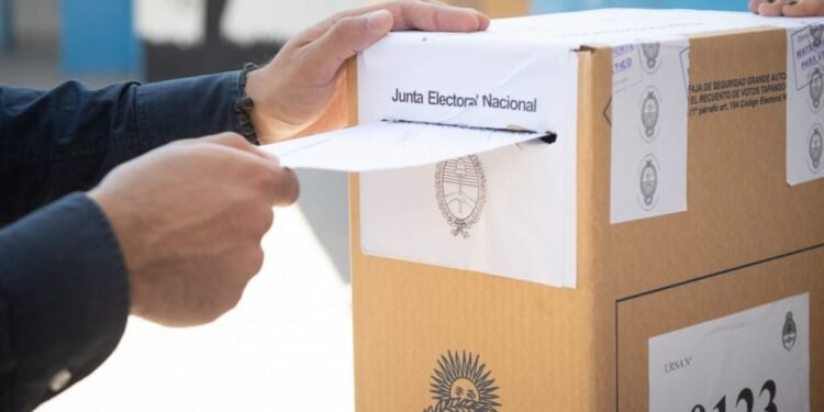 Buenos Aires define alianzas políticas para las elecciones legislativas de septiembre