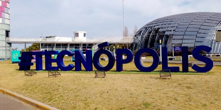 Radio Nacional impulsa el recorrido cultural en Tecnópolis con talleres gratuitos