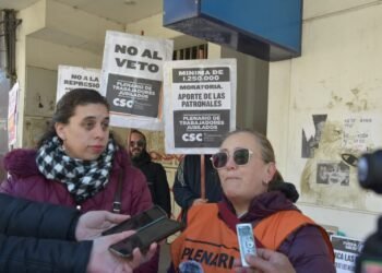 Jubilados en pie de lucha: se realizó una protesta frente al Anses local
