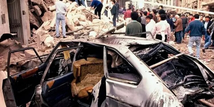 Familiares de víctimas de la AMIA reclaman un juicio en ausencia urgente