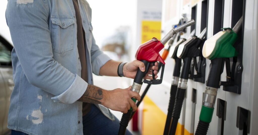 Senadores bonaerenses buscan habilitar el autodespacho de combustibles