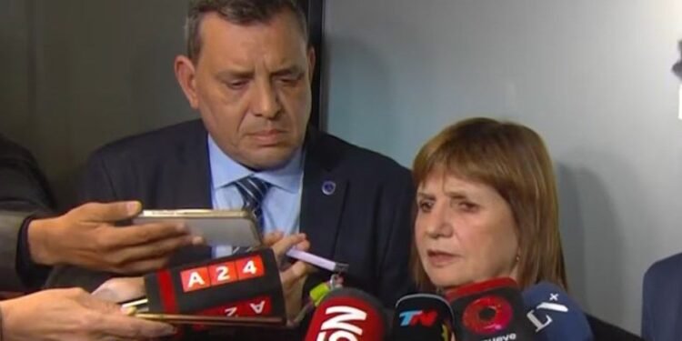 Bullrich pide reincorporar a policías desplazados por apoyar a Bondarenko