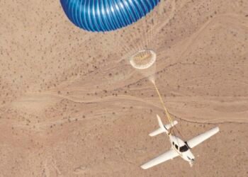 Un avión con paracaídas transforma la seguridad en la aviación privada