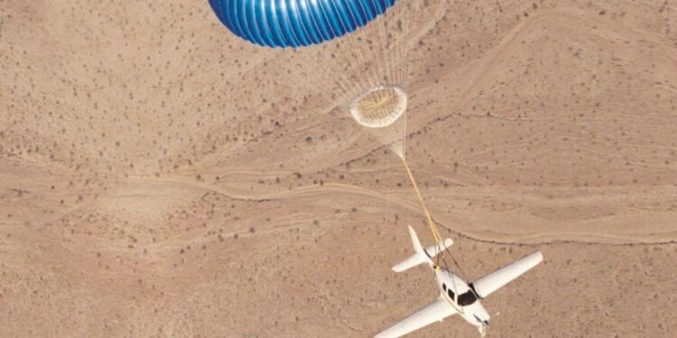 Un avión con paracaídas transforma la seguridad en la aviación privada
