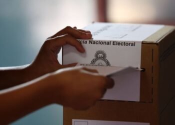 Ciudadanos de la provincia de Buenos Aires se preparan para votar en septiembre