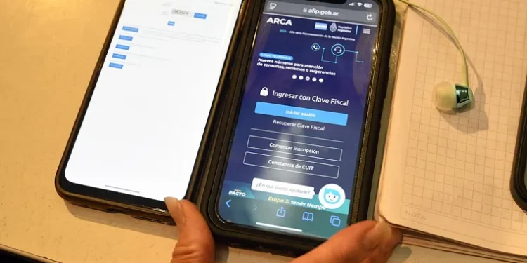 Crecen los empleos informales en medio de la precarización laboral en el país