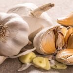 Ajo crudo: el superalimento que mejora la salud cardiovascular y más
