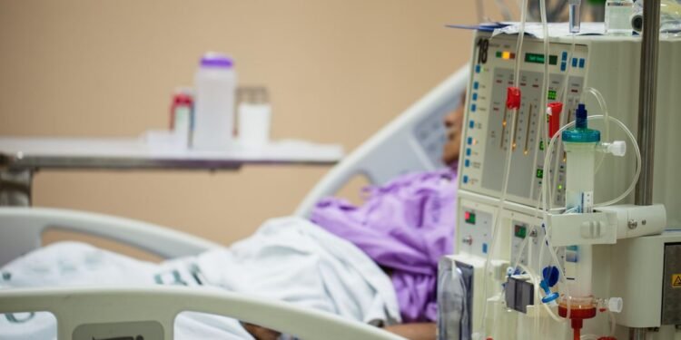 Deuda millonaria del Ministerio de Salud pone en riesgo diálisis en Buenos Aires