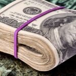 El dólar blue sube a $ 1.325 y acumula un incremento de $ 110 en julio