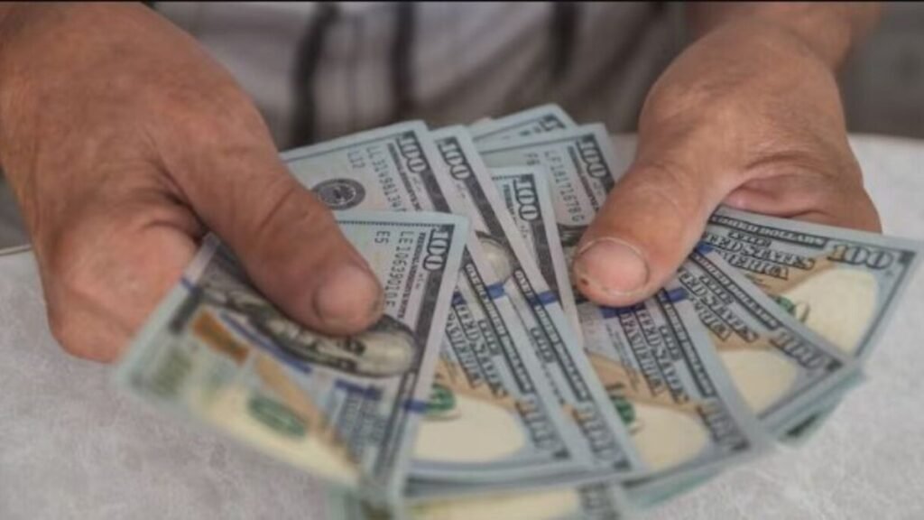 Bancos aumentan tasas de plazos fijos en dólares para atraer inversores