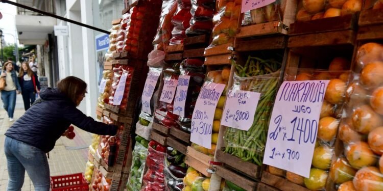 El Banco Central prevé una inflación en descenso y un dólar mayorista en alza