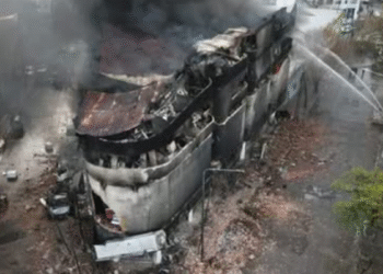 Informe revela riesgo de colapso en edificio incendiado en La Plata