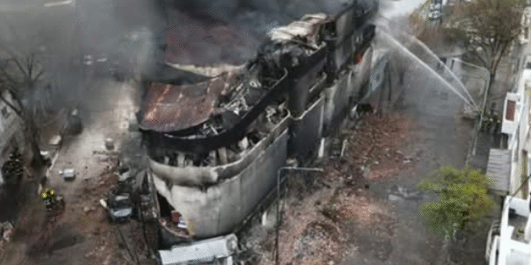 Informe revela riesgo de colapso en edificio incendiado en La Plata