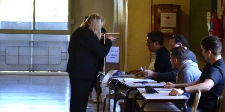 Aumenta el padrón bonaerense con 250 mil nuevos votantes para elecciones 2025