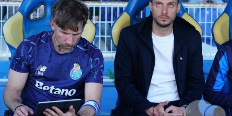 Porto despide a Anselmi tras un Mundial de Clubes sin victorias