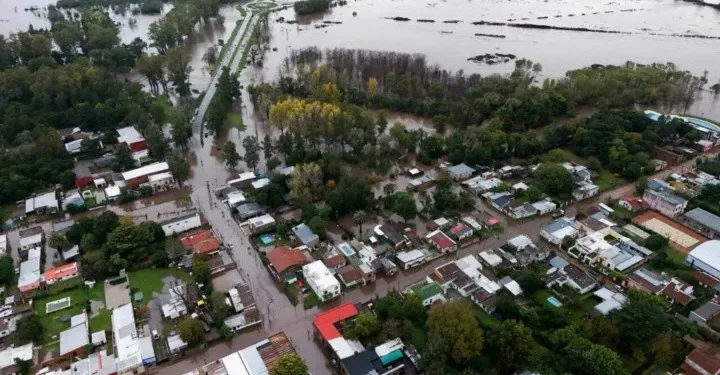 Gobierno destina $10.000 millones para damnificados por inundaciones en CABA