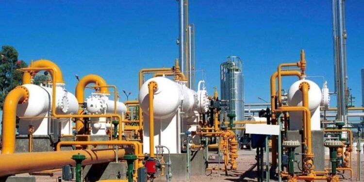 Continúan restricciones de gas en Argentina pese a mejoras operativas