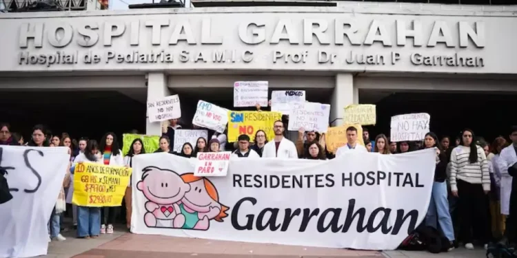 El Garrahan denuncia cierre encubierto de su residencia de pediatría