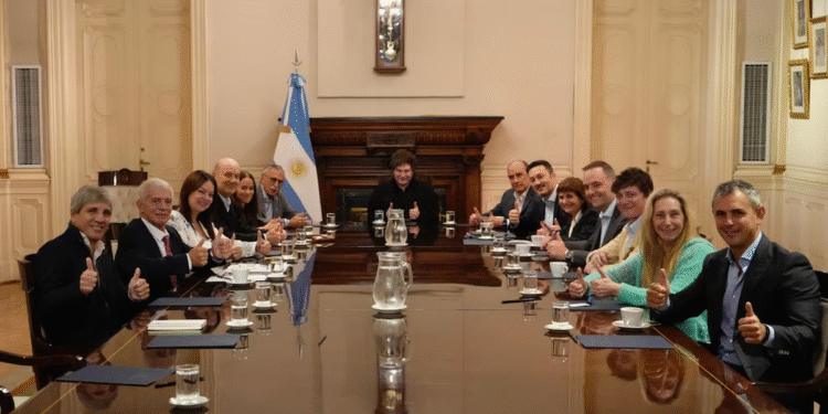 Milei convoca a Gabinete tras fallo de YPF que afecta el control estatal