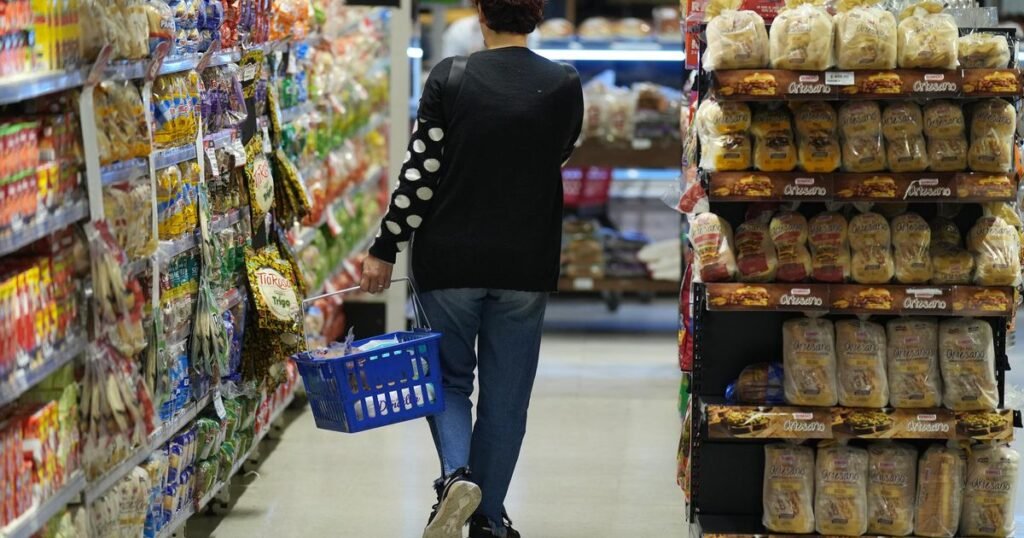 La canasta básica alimentaria aumenta un 1,1% y agrava la pobreza familiar