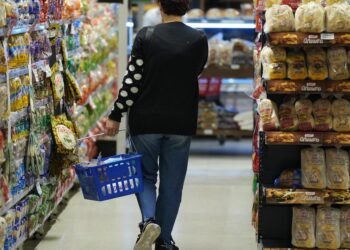 La canasta básica alimentaria aumenta un 1,1% y agrava la pobreza familiar