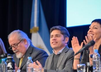 Kicillof y Mayra Mendoza buscan unidad en medio de tensiones peronistas