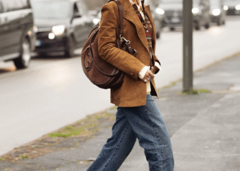 Los jeans boho: la prenda clave para lucir cómodo en invierno