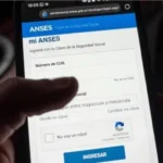 Se confirmó el pago extra de $42.000 para titulares de AUH en agosto