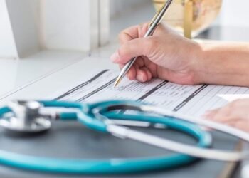 Prepagas anuncian aumentos del 1,6% y lanzan plataforma para comparar planes